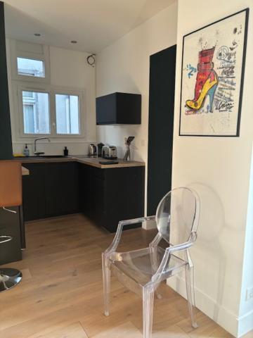 Totalement Renove En Plein Centre-ville Devant La Prefecture De