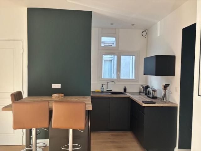 Totalement Renove En Plein Centre-ville Devant La Prefecture De Apartamento Lyon